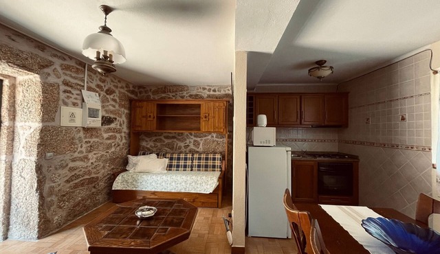 Casa do Moleiro - Quinta do Moinho Apartment with Mountain View, Wi-Fi & Air Conditioning