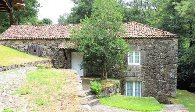 Casa Moinho da Levada - Refúgio à beira do rio Coura