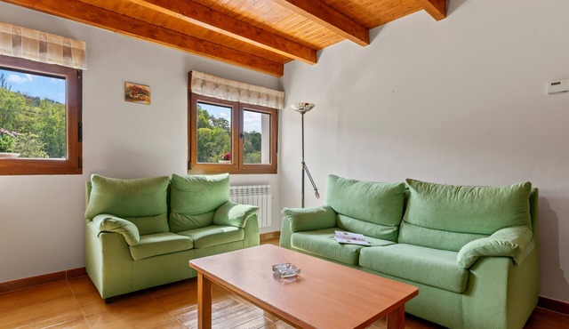 Casa rural 'El Trasgu' con vistas a la montaña, piscina y barbacoa