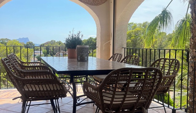 Casa Voskamp your dream vacation with sea view near beach & center in Moraira!