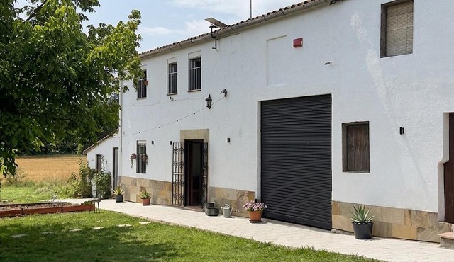 Catalan Farmhouse - Pool, BBQ Terrace, Sleeps 14
