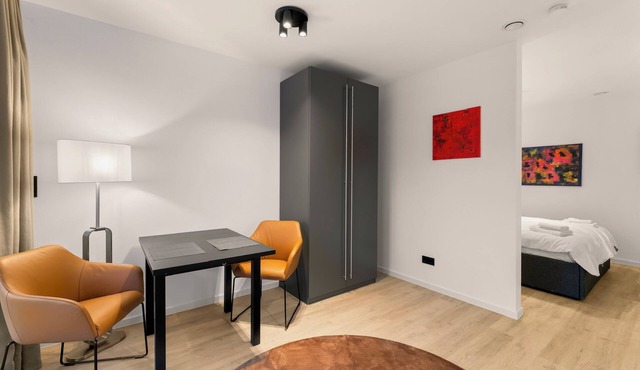 Central apartment between train station and city center