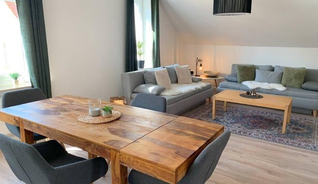 Central: Lovingly renovated 85m2 apartment in the Katharina Boardinghouse