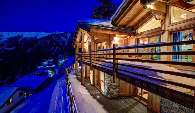Chalet Auriane - Five Bedroom Chalet, Sleeps 12