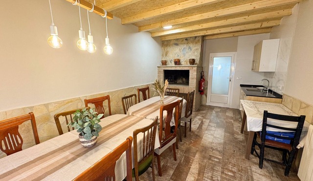 Chalet 'Casa Rural La Abuela' with Mountain Views, Wi-Fi and Air Conditioning