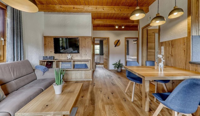 Chalet Lusen - Pure Relaxation: Sauna, Hot Tub, Terrace, and Breakfast