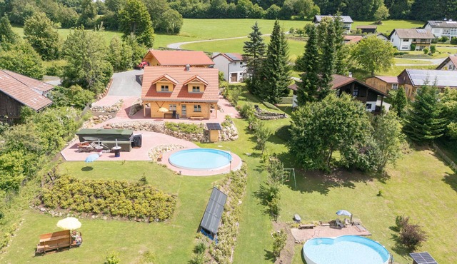 Chalet Sven mit Pool und Sauna by Interhome