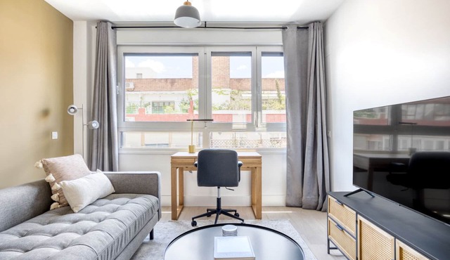 Chamberí 3BR+Gym & Pool, in the Business District