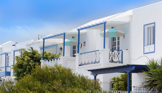Charming Apartment Close to Beach with Balcony, Wi-Fi & Gorgeous Views