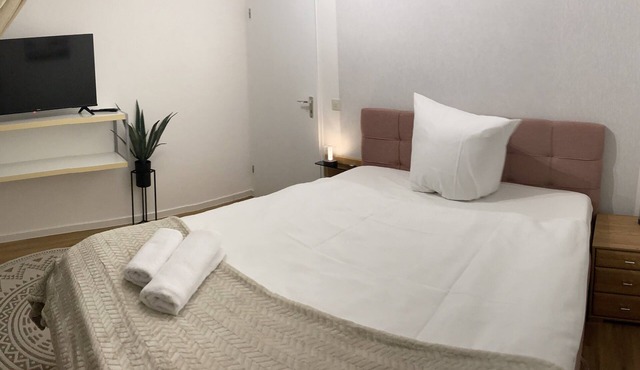 Chice & Charmante Frisch Renovierte Dachgeschosswohnung in der Dodesheide