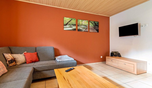 Close to Europa-Park: Maisonette Apartment 2 on Farm, 70sqm, Terrace, Playground, Wi-Fi