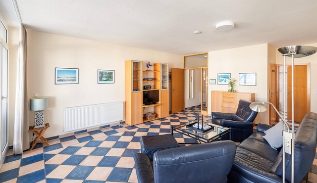 Close to the beach-3 room apartment with balcony-center of Binz-Villa Hildegard-App.7