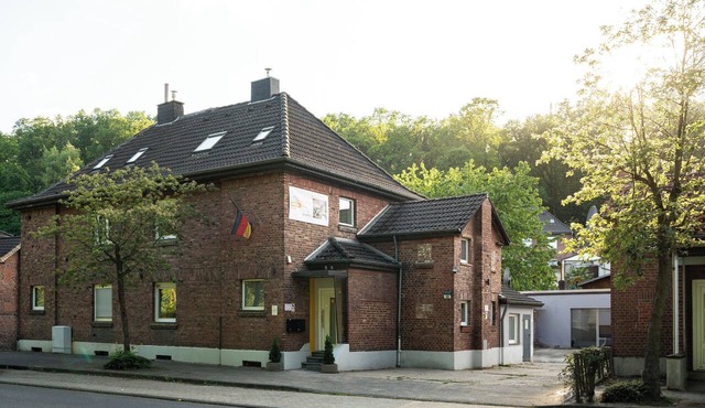 Coal Street by Loftigo - Large house with a garden oasis