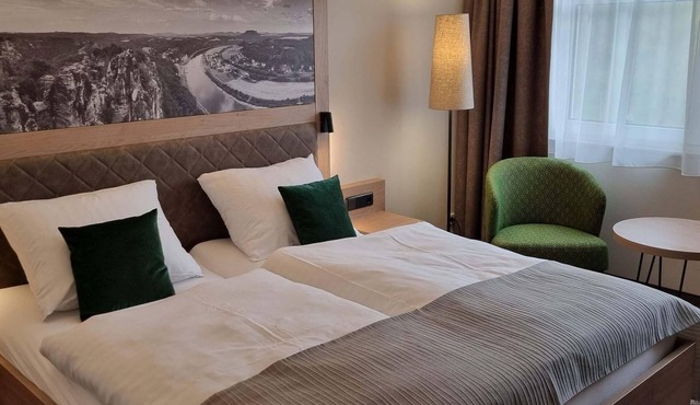 Comfort room, shower, WC - Parkhotel Neustadt