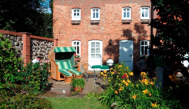 Comfortable vacation apartment Wolgaster Hafen with terrace & WLAN