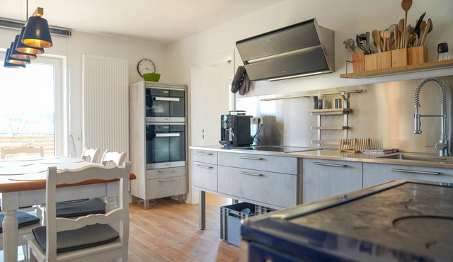 Comfortable vacation apartment with balcony (100sqm)