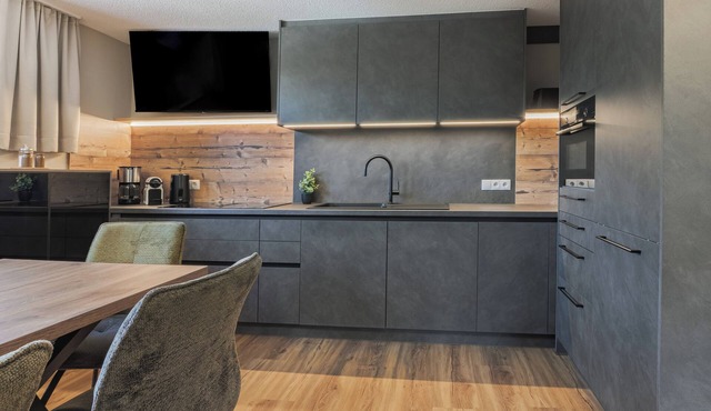 Completely renovated family apartment—lift tickets included in the summer!