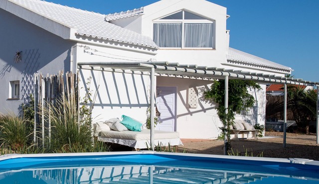 Comporta Amazing Villa a walking distance from the beach with pool and garden