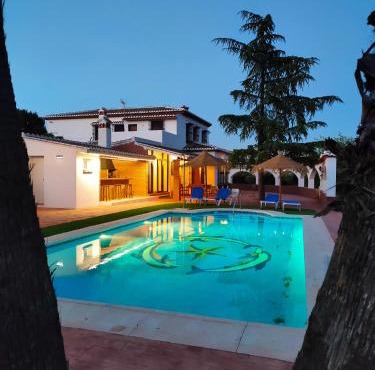 Cortijo Los Arcos - Lujo rural con piscina y vistas espectaculares en Málaga