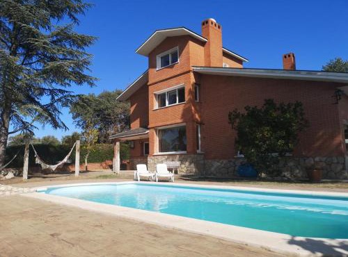 Cosy Apartment in Villaviciosa de Odón with Shared Pool