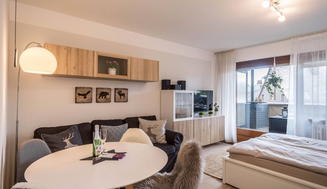 Cosy Apartment 18 with Garden View, Wi-Fi and Balcony