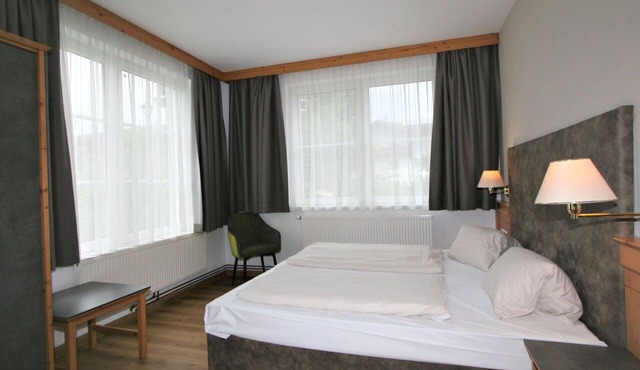 Cosy apartment for 10 guests with pool, WIFI, TV, terrace and pets allowed