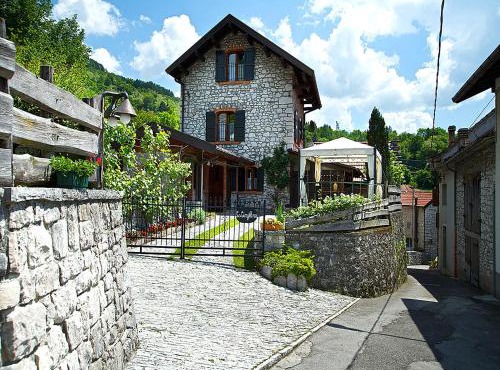 Cottage in Italy with Alpine Fireplace