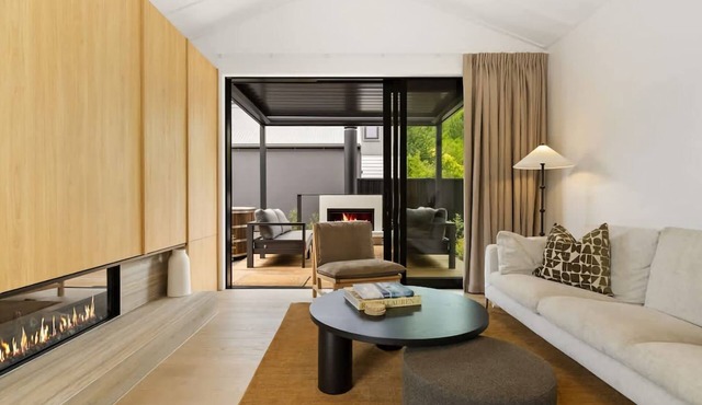 Cottonwood Villa - Luxurious new build in Arrowtown with spa!