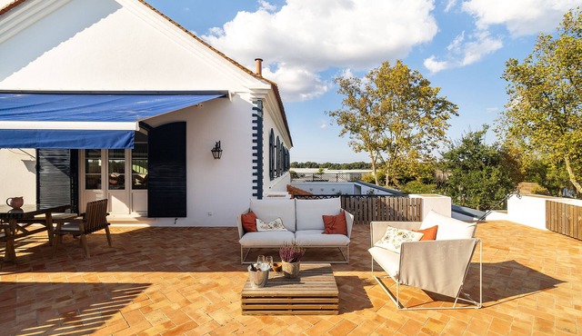 Country house, 25 minutes from Lisbon, with terrace and spacious garden with pool