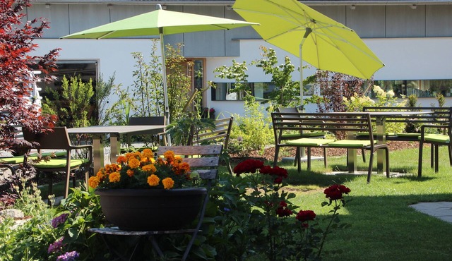 Country-style holiday apartment (sauna, table football, darts, billiards)