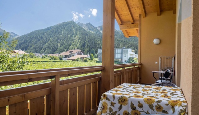 Cozy Apartment “Urbanhof - Magdalena” with Mountain View, Wi-Fi & Balcony