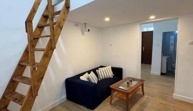 Cozy apartment very well communicated