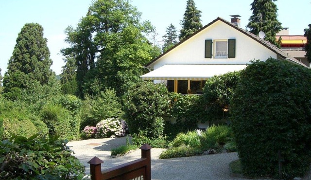 Cozy apartment with large terrace, large garden and garden pond