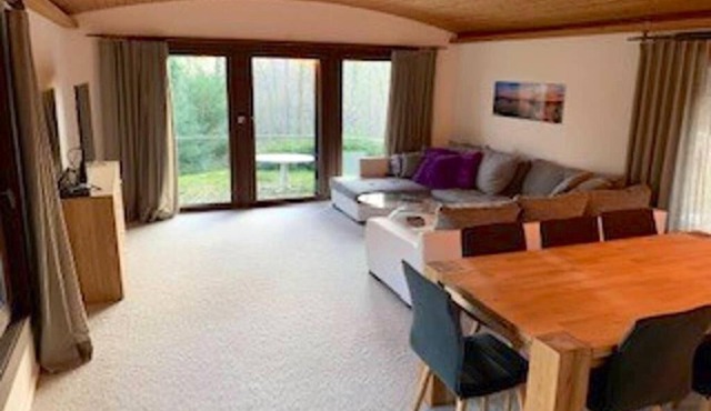 Cozy authentic private house with lake view