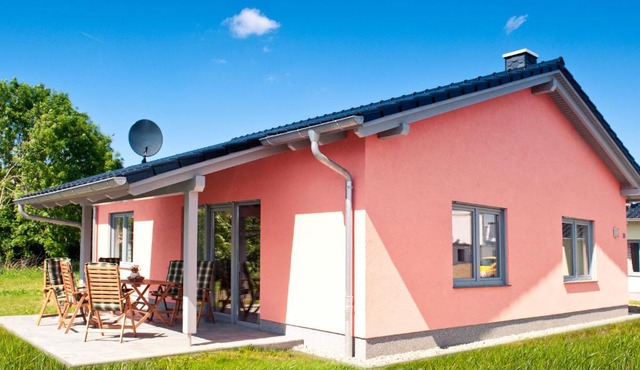 Cozy Holiday Home in Zierow near Baltic Sea Beach