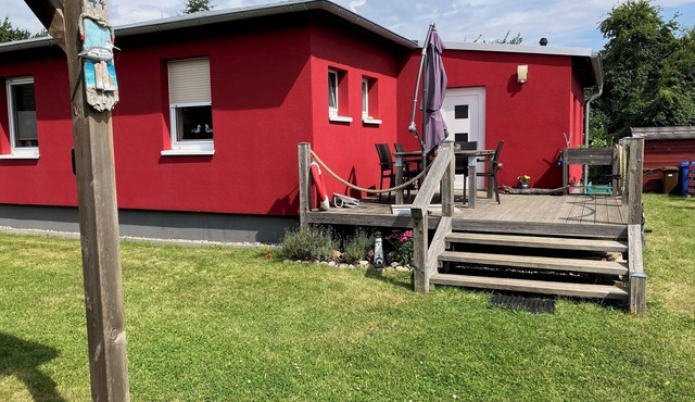 Cozy "house on the dike" with a large garden invites you to relax