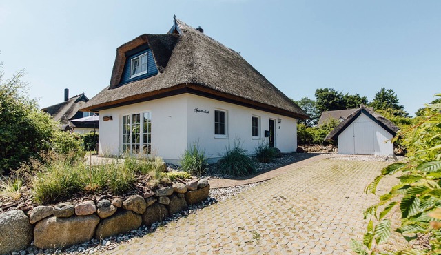 Cozy thatched house on the Baltic Sea