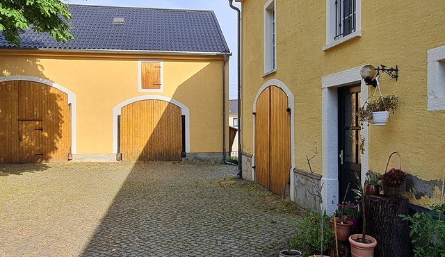Cozy vacation apartment on an old farm