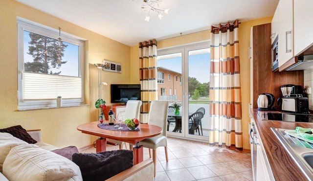 Cozy vacation apartment with balcony & parking space - close to the beach on Usedom