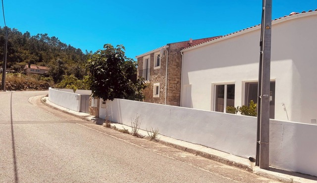 Delightful 2-bedroom house in charming Coimbra District