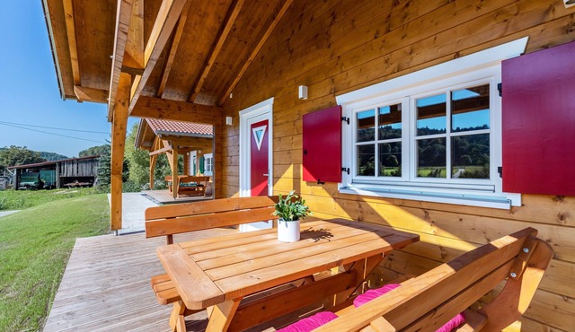 Deluxe Chalet 'Abendrot' with Private Terrace and Wi-Fi