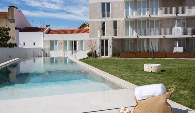 Designer Apartment w/Pool by LovelyStay