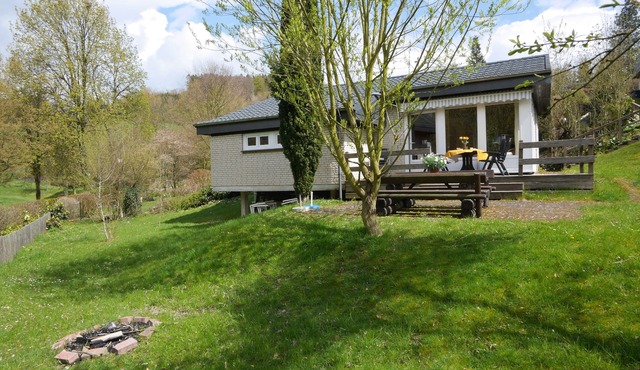 Detached bright apartment at Lake Henne, children welcome