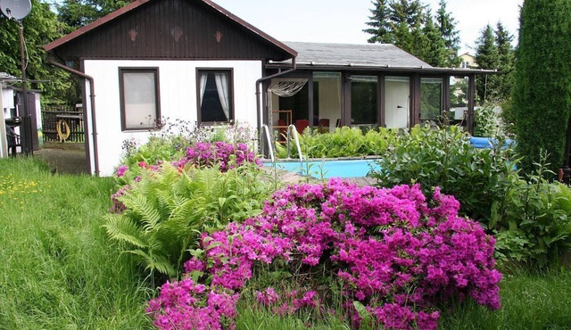 Detached holiday home with exclusive pool use close to Dresden