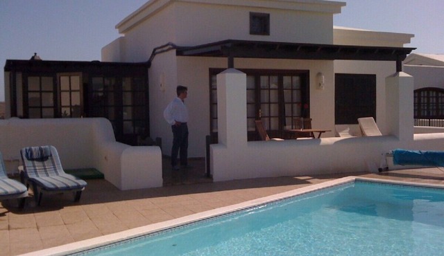 Detached Luxury villa, private heated pool, stunning sea views in Faro Park
