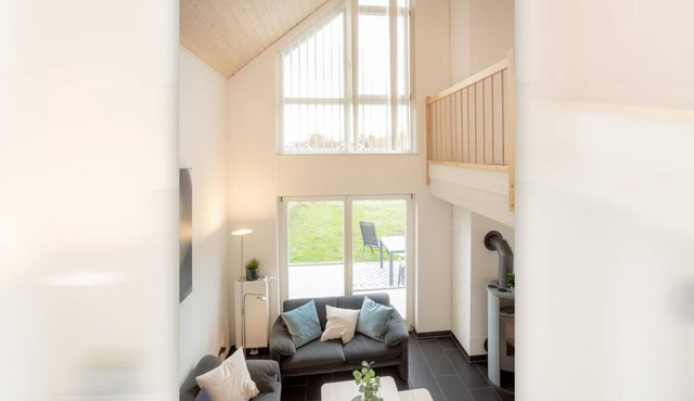 Dock 61 - great vacation home for up to 4 people with wood-burning stove and sauna - pets welcome, located directly on the waterfront