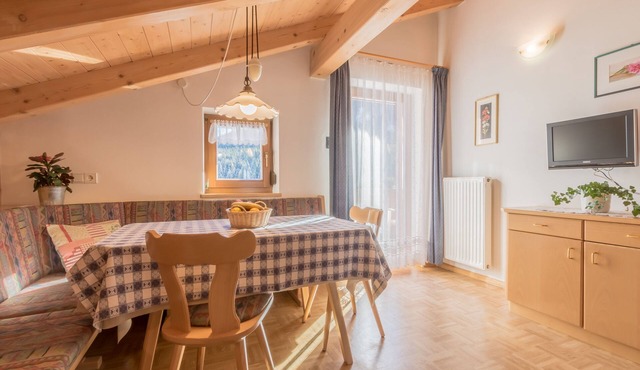 DOLOMITES accommodation. Ideal for YOUR vacation, whether in summer or in the snow.