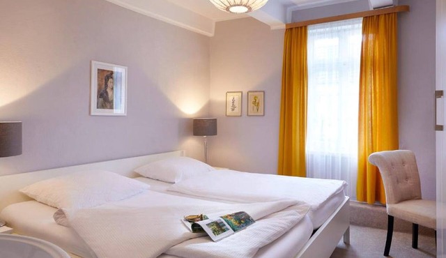 Doppelzimmer mit Badezimmer, Garten/stadtblick