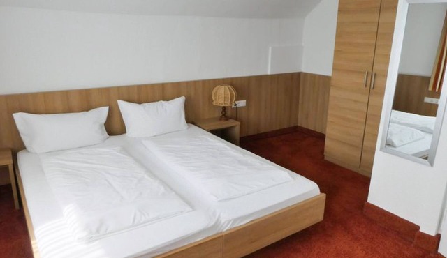 Doppelzimmer mit Dusche und WC