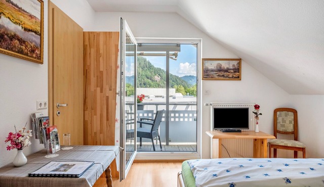 Double Room 12 – Shower, WC, Mountain View, Balcony, Shared Terrace & Wi-Fi